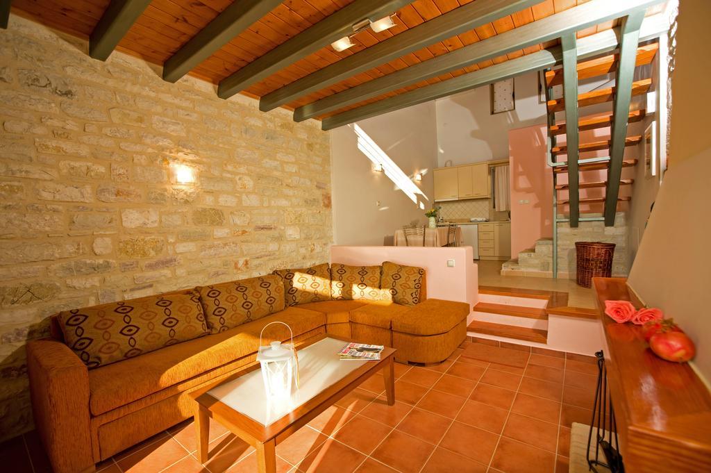 Enastron Villas Kyparissia Quarto foto